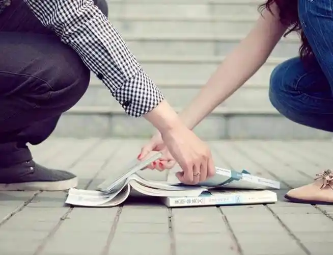 我们在两个城市看同一个月亮-扣扣传情