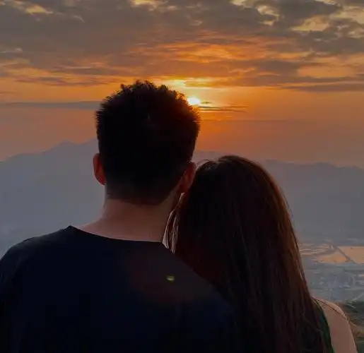 我们在两个城市看同一个月亮-扣扣传情